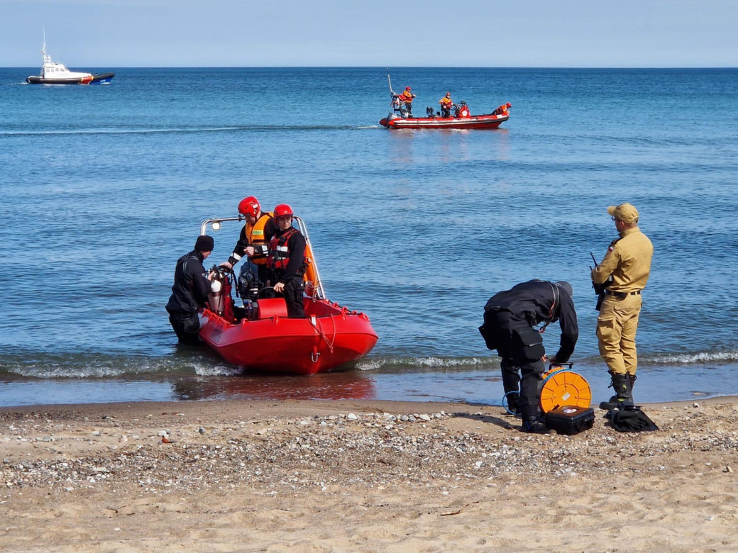 Akcja poszukiwawcza na plaży w Kołobrzegu