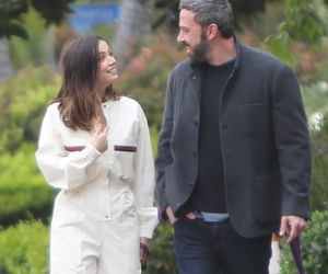 Ben Affleck i Ana de Armas na spacerze z psami