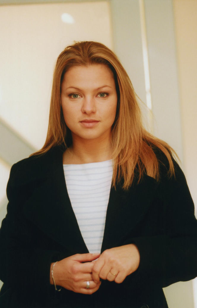 - Katarzyna Bujakiewicz przez lata grała w "Na dobre i na złe". Tak wyglądała na początku swojej przygody z serialem