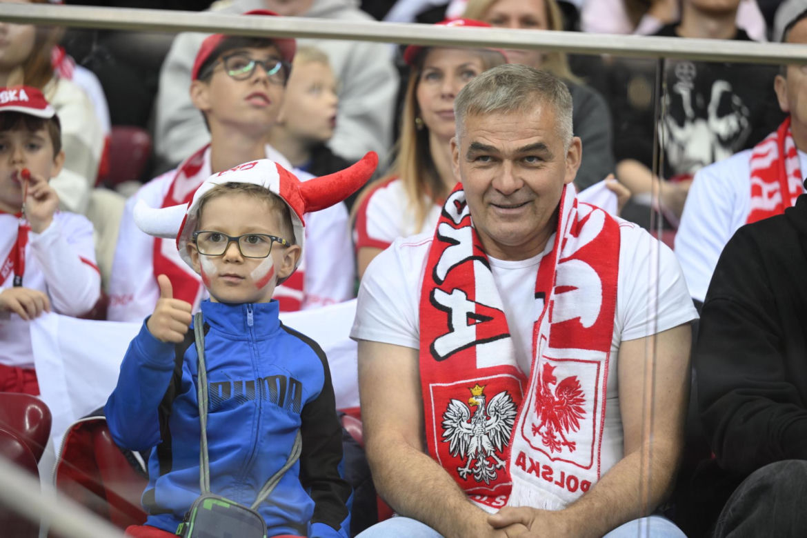 Kibice na meczu Polska - Rumunia. Znajdź się na zdjęciach z Narodowego!