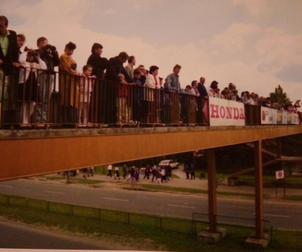 Kładka przy ul. Rejtana w 1991 roku