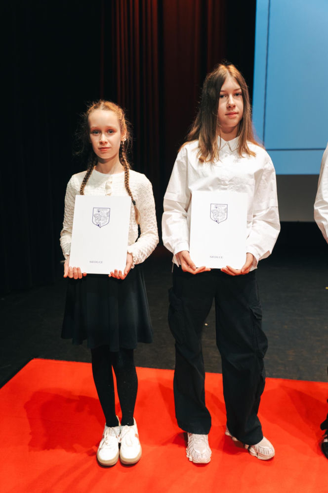 Najzdolniejsi uczniowie odebrali stypendia Prezydenta Miasta Siedlce