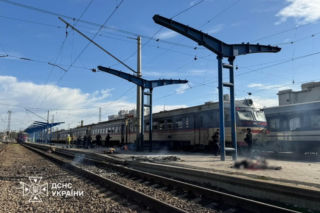 13 osób zginęło w rosyjskim ataku na dworzec kolejowy w mieście Dniepr