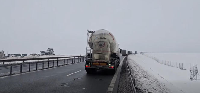 Zima nie odpuszcza. Gołoledź przetacza się przez warmińsko-mazurskie