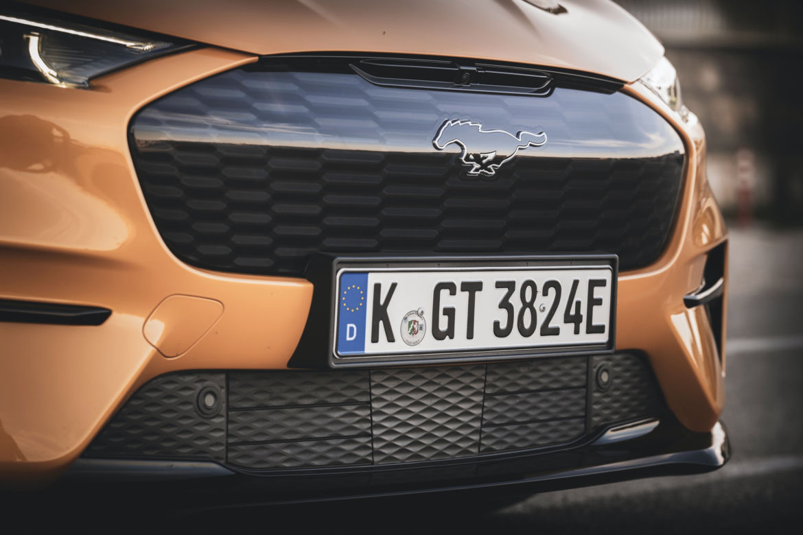 Ford Mustang Mach-E GT (Cyber Orange)