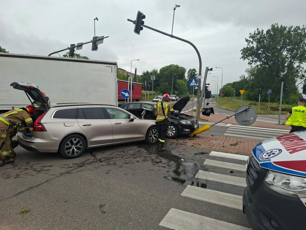 Wypadek na skrzyżowaniu w Starachowicach