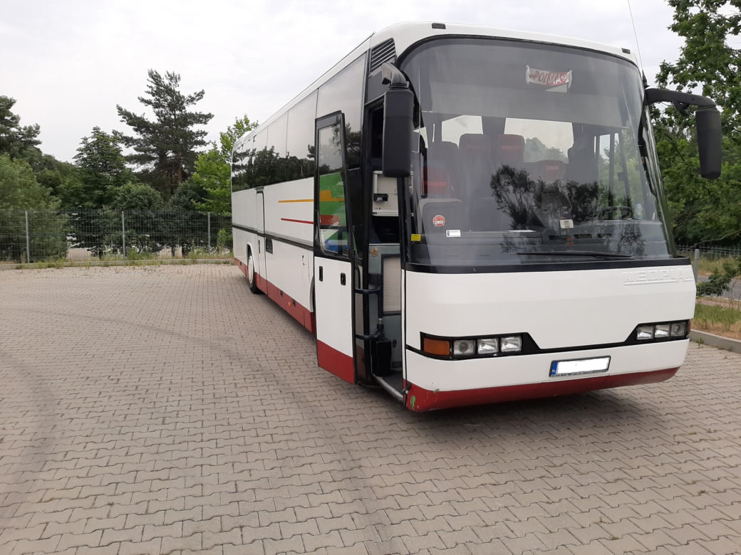 Polskie dzieci są wożone  złomem. Fatalne wyniki kontroli GITD