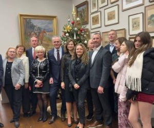 Podzielili się opłatkiem wśród wyjątkowych pamiątek. Nie zabrakło wzruszeń