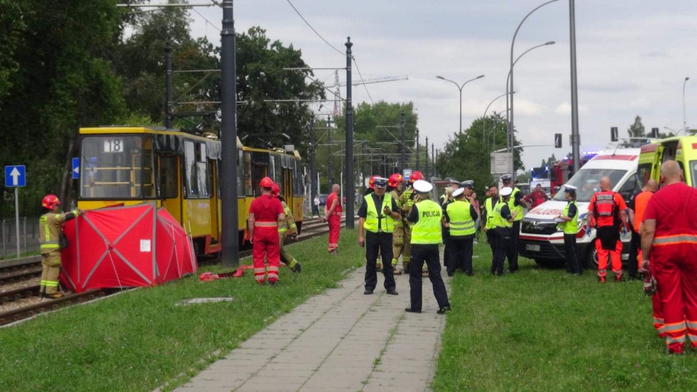 Znicz i biała różyczka. Poruszający widok w miejscu śmierci czterolatka na ul. Jagiellońskiej