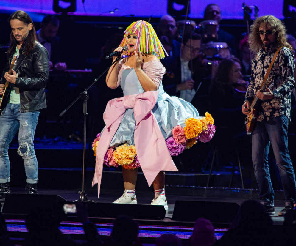 Koncert dla Niepodległej: Maryla Rodowicz w peruce z kolorowych słomek!