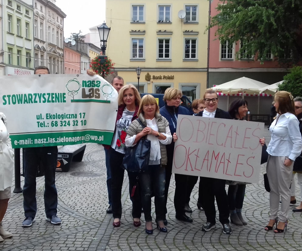 Mieszkańcy pojawili się na nadzwyczajnej sesji w ratuszu