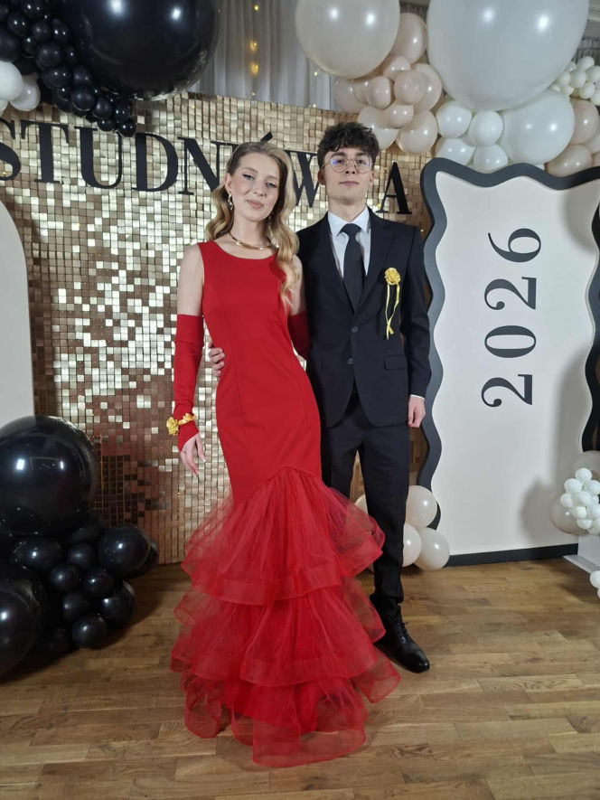Studniówka 2026 maturzystów II LO w Starachowicach