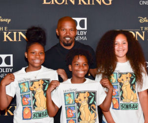 Jamie Foxx z dziećmi na premierze Króla Lwa