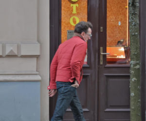 Paweł Wilczak szuka złota w w lombardzie