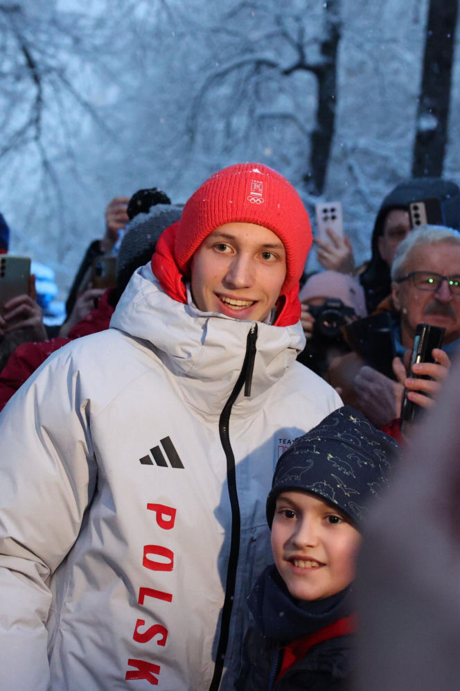 Kacper Tomasiak powitany po IO w rodzinnych stronach