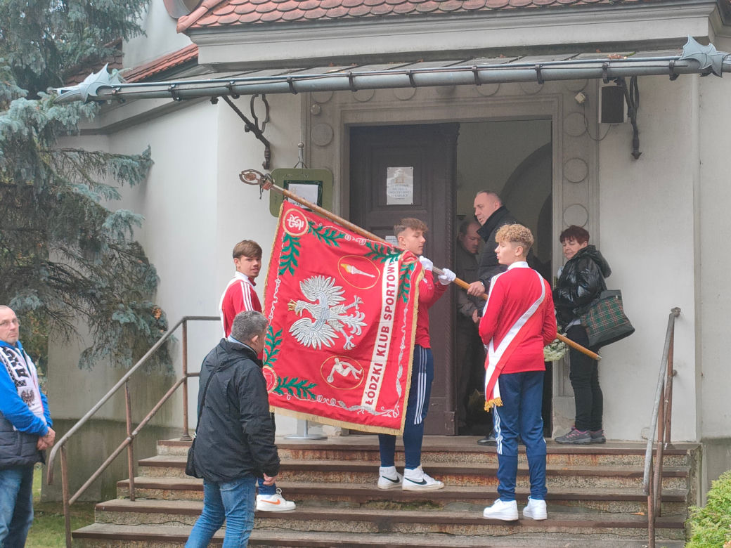 Pogrzeb Igora Sypniewskiego. Tłumy na ostatnim pożegnaniu byłego piłkarza