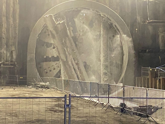 Tarcza przebiła się na drugą stronę. To będzie najdłuższy tunel kolejowy w Polsce