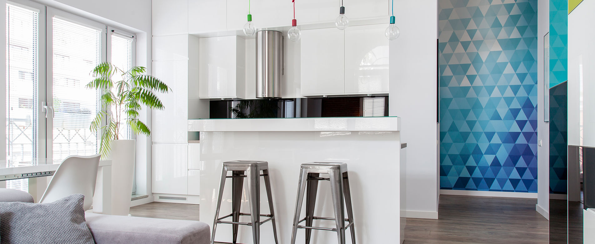 Loft z akcentem koloru