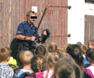 Policjant gwałcił mi syna