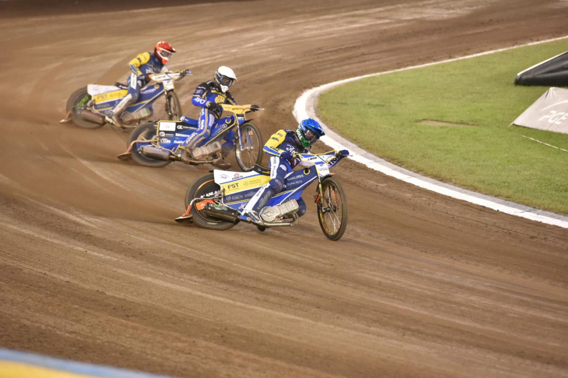 PRES Grupa Deweloperska Toruń - Bayersystem GKM Grudziądz, zdjęcia Motoareny. Fotorelacja z trybun i toru