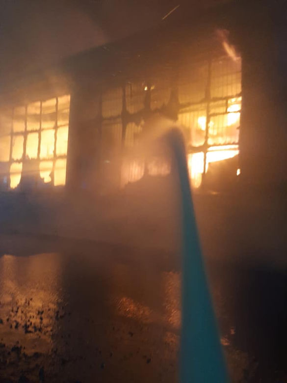 Ogromny pożar zakładu stolarskiego w Głuszynie