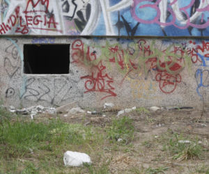„Czarnobyl” Warszawy zniknie z mapy. „Smród, fetor i grzyb”. Tak wyglądało życie w „13 dzielnicy”