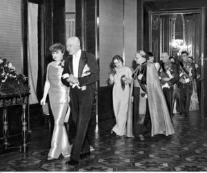 Sylwester w Warszawie sprzed lat. Tak stolica witała dawniej Nowy Rok