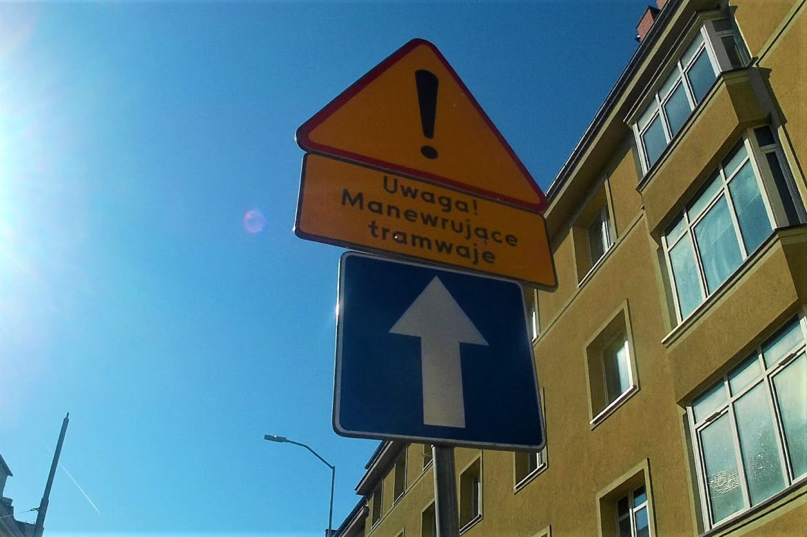 Dlaczego tramwaje jeżdżą tyłem? Niecodzienne manewry na szczecińskim Niebuszewie