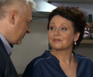 M jak miłość odc. 1163. Marysia (Małgorzata Pieńkowska), Robert Bilski (Zbigniew Stryj)