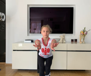 Ćwicz w domu z mistrzynią polski juniorów w gimnastyce artystycznej Emilią Komarewicz