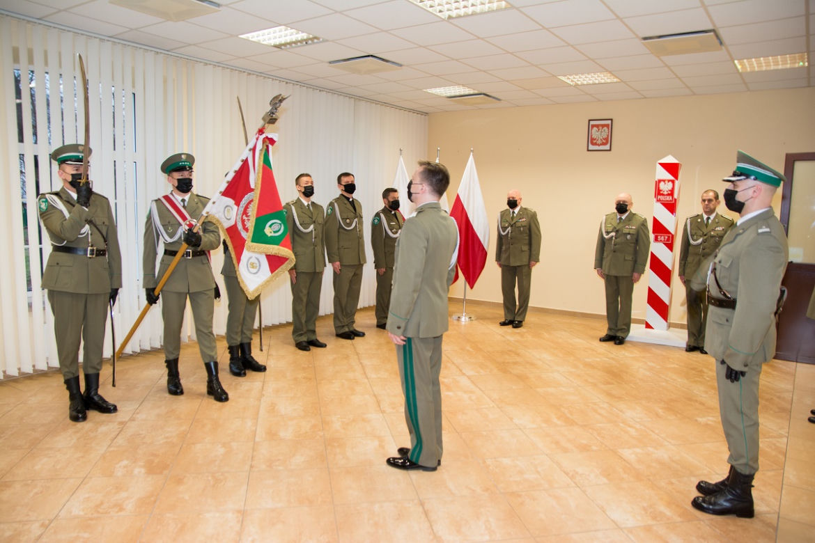 Nowi funkcjonariusze w Podlaskiej Straży Granicznej. Złożyli uroczyste ślubowanie [ZDJĘCIA]