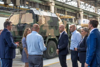Jelcz bije rekordy produkcji. Nowe inwestycje i kluczowa rola w modernizacji armii