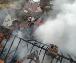 Pożar domu w Karpnikach na Dolnym Śląsku