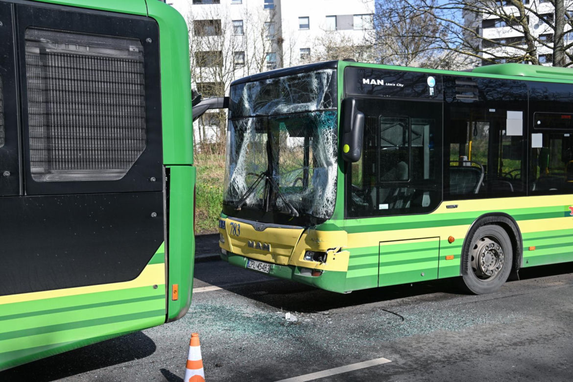 Zderzenie autobusów 