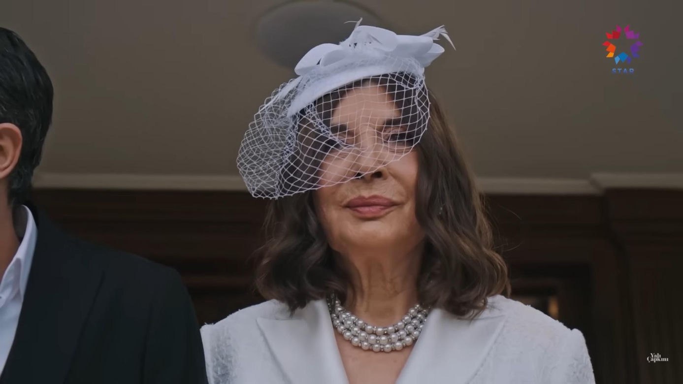 Ślub Halisa i Hatice z serialu Złoty chłopak
