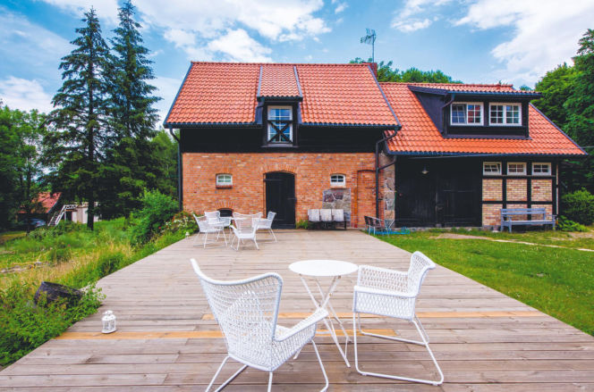 Dom w poniemieckiej szkole na Mazurach