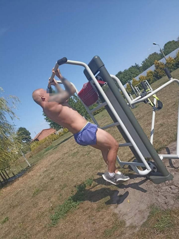 Dawid przeżył horror. Bandyci porwali go z ulicy, wywieźli z miasta, rozebrali do naga i połamali ręce