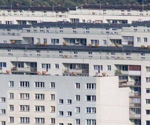 Bloki na Żabiance, fotografowane z około trzech kilometrów.