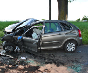 Tragedia pod Mogilnem. Mężczyzna przegrał walkę o życie. Jego partnerka trafiła do szpitala