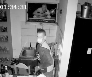 Włamanie do restauracji w Bydgoszczy. Rozpoznajesz tych mężczyzn?