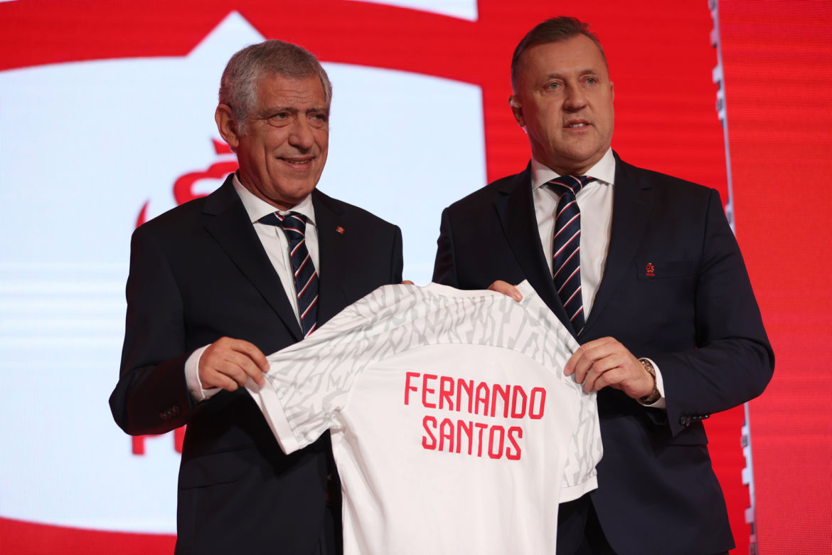 Najpierw piwko, potem lotnisko. Oto dzień Fernando Santosa w Polsce