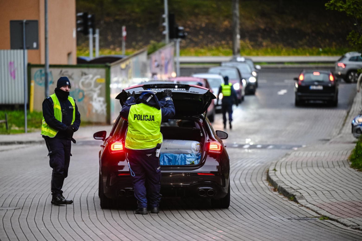 Poszukiwany ojciec zamordowanego Olusia może być uzbrojony. Dodatkowe środki bezpieczeństwa