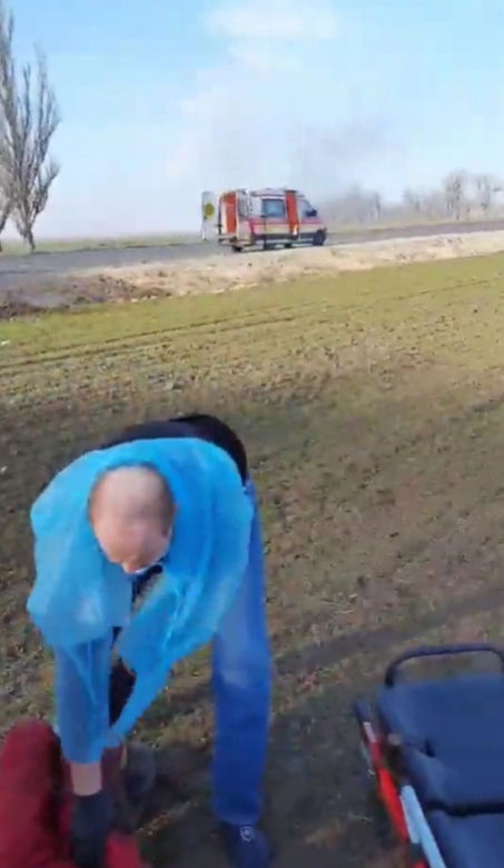 Chersoń. Rosjanie wysadzili ambulas, podczas gdy medycy ratowali człowieka