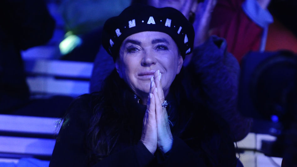 Ewa Krawczyk ociera łzy. Na widowni szaleństwo