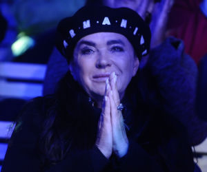 Ewa Krawczyk ociera łzy. Na widowni szaleństwo