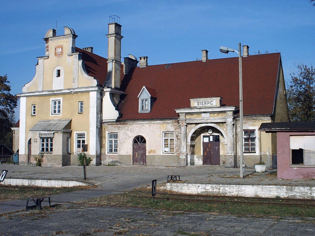 Dworzec w Sierpcu przed modernizacją (2004)