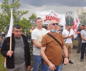 Związkowa Solidarność w MAN BUS nadal protestuje! Dziś przed zakładem było głośno