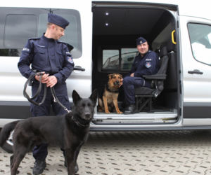 Nowy samochód dla plutonu przewodników psów służbowych 
