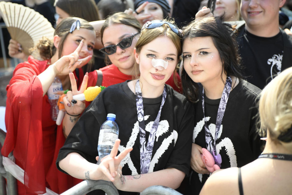 Drugi koncert The Weeknd w Warszawie. Najwierniejsi fani nie przestraszyli się morderczego upału. Znajdź się na zdjęciach
