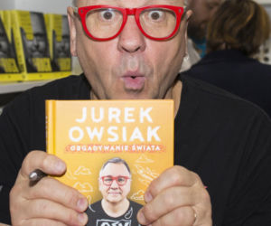 Jerzy Owsiak na przestrzeni lat. Tak zmieniał się jego charakterystyczny wizerunek